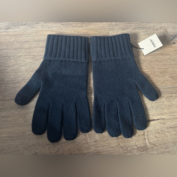 BURBERRY-AUTHENTIC (NWT) Unisex Black Cashmere Knit Gloves with Embroidery - Picture 3 of 15